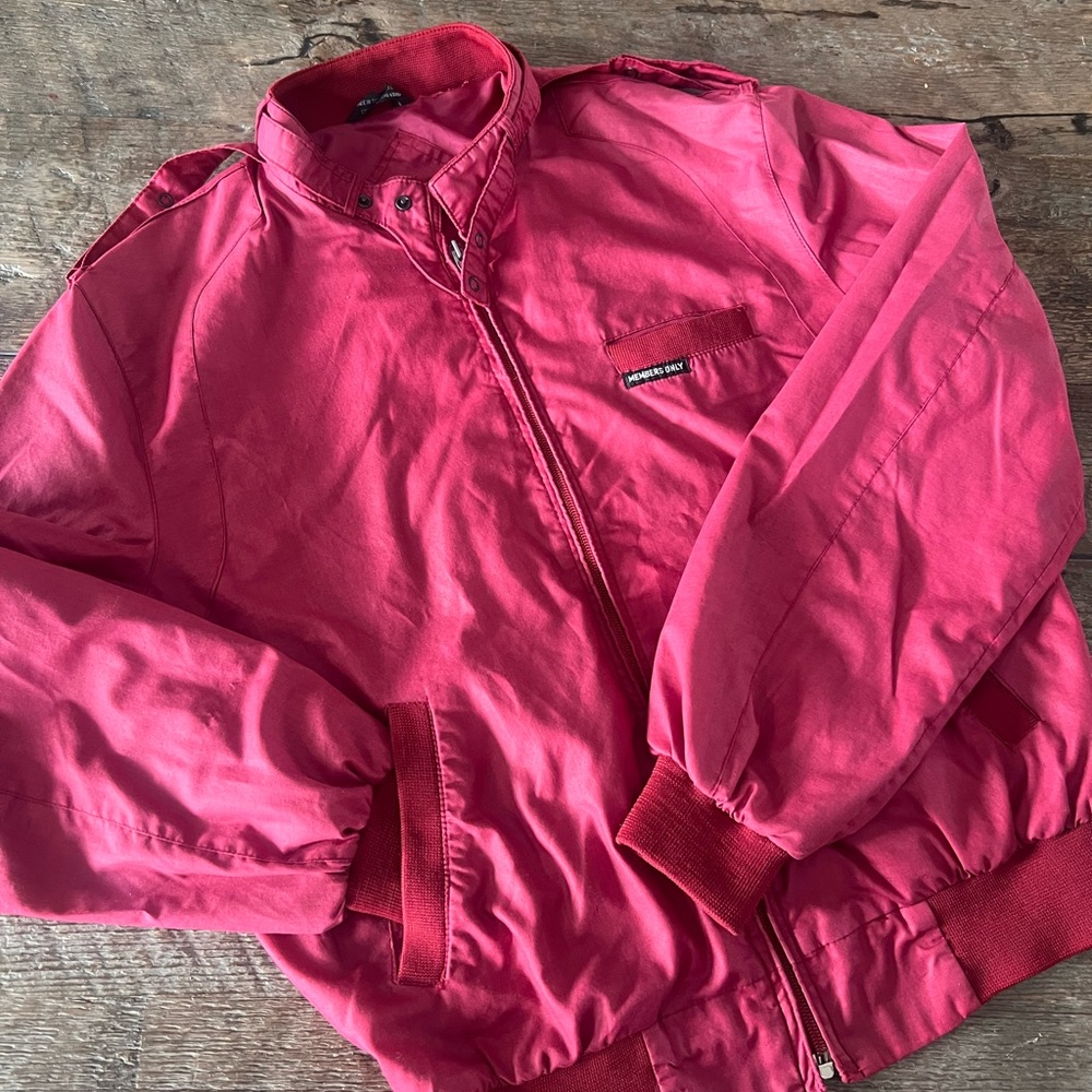 Vintage Red Bomber Jacket 
Vintage 80s 
Members Only 
Wine Burgandy 
 Size 40